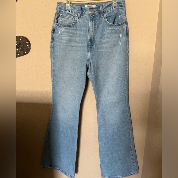 Levi’s Flare Jean - Picture 2 of 11